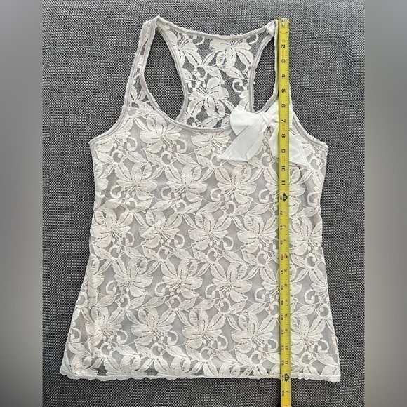 Hollister Women’s Lace Bow Racerback Top (Size M) - Picture 8 of 8